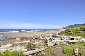 House (3 Bedrooms) | Interior - Walk to Beach: Oregon Coast Escape w/ Hot Tub! (Lincoln City)
