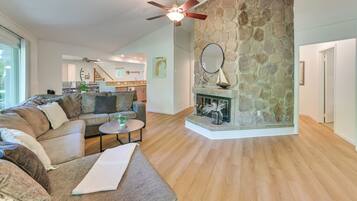 House (4 Bedrooms) | Front of property