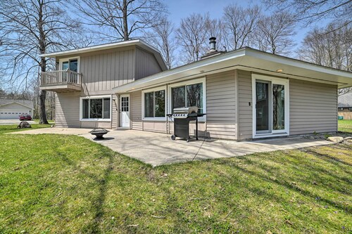 Close to 3 Ski Areas: Michigan Family Retreat!