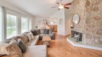 House (4 Bedrooms) | Front of property