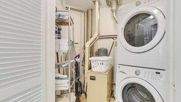 Rumah (4 Bedrooms) | Interior