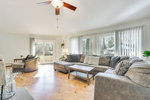 House (4 Bedrooms) | Interior