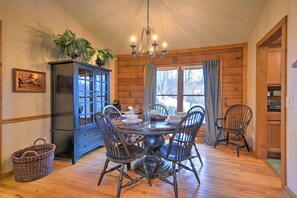 Dining - Boone Cabin on Private Lot < 13 Mi to Sugar Mtn! (Boone)