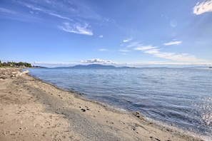 House (2 Bedrooms) | Interior - Waterfront Ferndale Home: Deck + Beach Access (Ferndale)