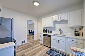 Interior - Chic SLC Townhome: Hike, Ski, Shop & Explore! (Salt Lake City)