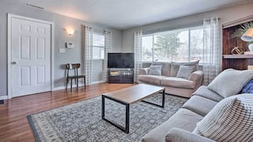 House (5 Bedrooms) | Interior