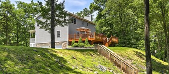 Colonial-style 'warwick Retreat' - 1 Hour to Nyc!