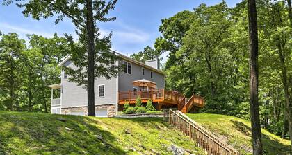 Colonial-style 'warwick Retreat' - 1 Hour to Nyc!