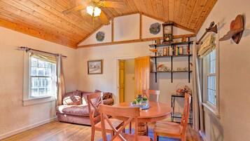 Cottage (2 Bedrooms) | Interior