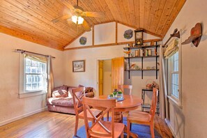 Cottage (2 Bedrooms) | Interior