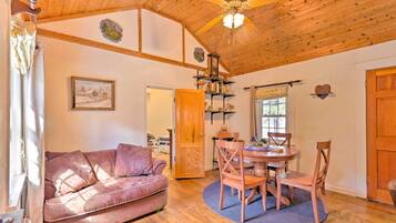 Cottage (2 Bedrooms) | Interior