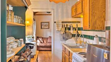 Cottage (2 Bedrooms) | Interior