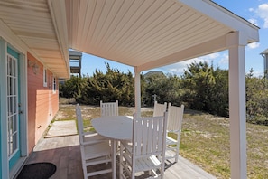 House (3 Bedrooms) | Interior - Colorful Emerald Isle Home: Just Steps to Beach! (Emerald Isle)
