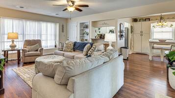 House (2 Bedrooms) | Interior