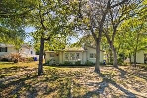 Interior - Oak Island Home w/ Fenced Yard, Walk to Long Beach (Oak Island)
