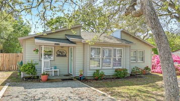 House (2 Bedrooms) | Front of property