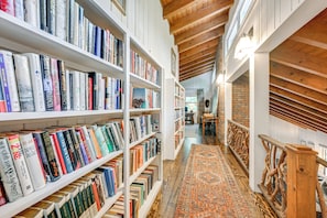 House (3 Bedrooms) | Interior - Chic Highlands Cabin Retreat w/ Deck + Office! (Highlands)