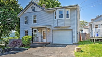 House (3 Bedrooms) | Front of property