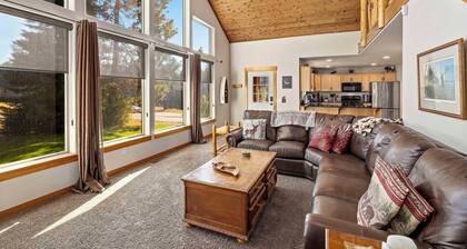 Dog-friendly Ronald Vacation Rental Cabin!