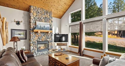 Dog-friendly Ronald Vacation Rental Cabin!