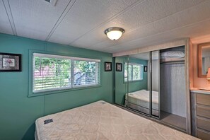 Interior - Middle Bass Island Home - Pool & Hot Tub Access! (Put-in-Bay)