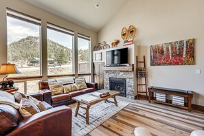 Interior - Newly Built Estes Park Townhome, 2 Miles to Rmnp! (Estes Park)