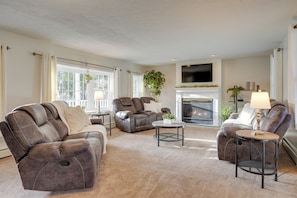 House (4 Bedrooms) | Interior - Sauna, Spa & Stargazing: Coudersport Home! (Coudersport)