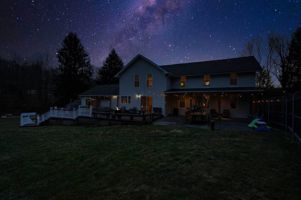 Sauna, Spa & Stargazing: Coudersport Home! - Coudersport, PA
