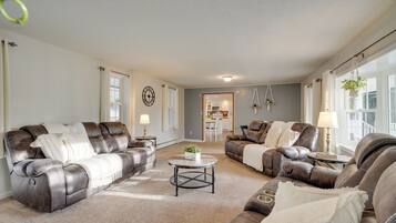 House (4 Bedrooms) | Interior