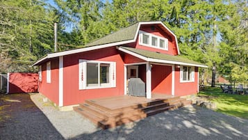 House (2 Bedrooms) | Depan hartanah