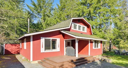 Cozy Ashford Home - 5 Mi to Rainier Nat'l Park!