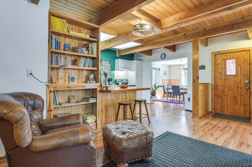 Cozy Ashford Home - 5 Mi to Rainier Nat'l Park!