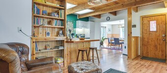 Cozy Ashford Home - 5 Mi to Rainier Nat'l Park!