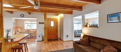 House (2 Bedrooms) | Interior