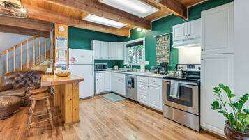 House (2 Bedrooms) | Interior