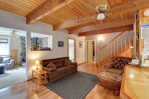 Cozy Ashford Home - 5 Mi to Rainier Nat'l Park!