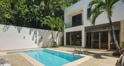 1 Mi to Beach: Luxe Playa Del Carmen Home w/ Pool