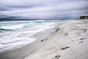 Beach - Panama City Beach Studio: Pool Access & Near Beach (Panama City Beach)