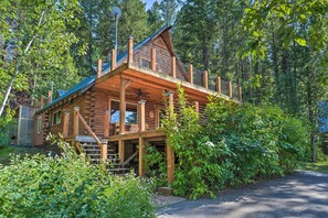 House (3 Bedrooms) | Interior - Alpine Adventures: Cozy Log Cabin w/ Deck & Views! (Alpine)