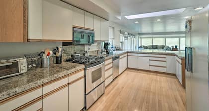 Spacious Family Home on Golf Course: Hike & Bike!