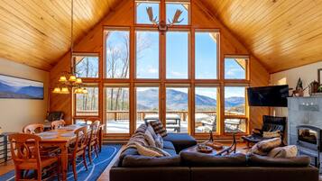 Smart TV, fireplace, stereo