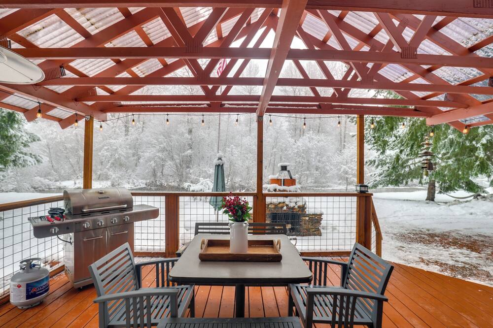 Secluded Riverfront Cabin Rental in Easton! - Cle Elum