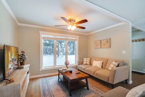 House (2 Bedrooms) | Interior - Secluded Riverfront Cabin Rental in Easton! (Easton)