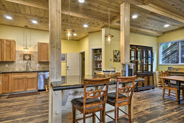 المنشأة من الداخل