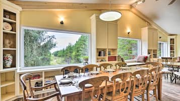 House (5 Bedrooms) | Interior