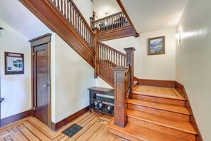 House (5 Bedrooms) | Interior - Historic Auburn House on 37 Acres w/ Private Lake! (Kent)