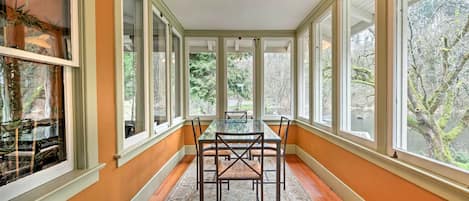 House (5 Bedrooms) | Interior