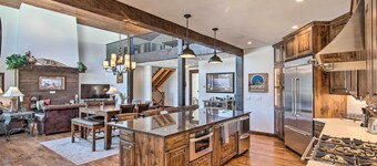 Spacious Big Sky Cabin w/ Hot Tub & Grill!