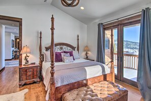 4 quartos, ferros/tábuas de passar roupa, berços grátis, roupa de cama