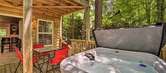 Cozy Whittier Cabin + Yard & Hot Tub, Pets Welcome